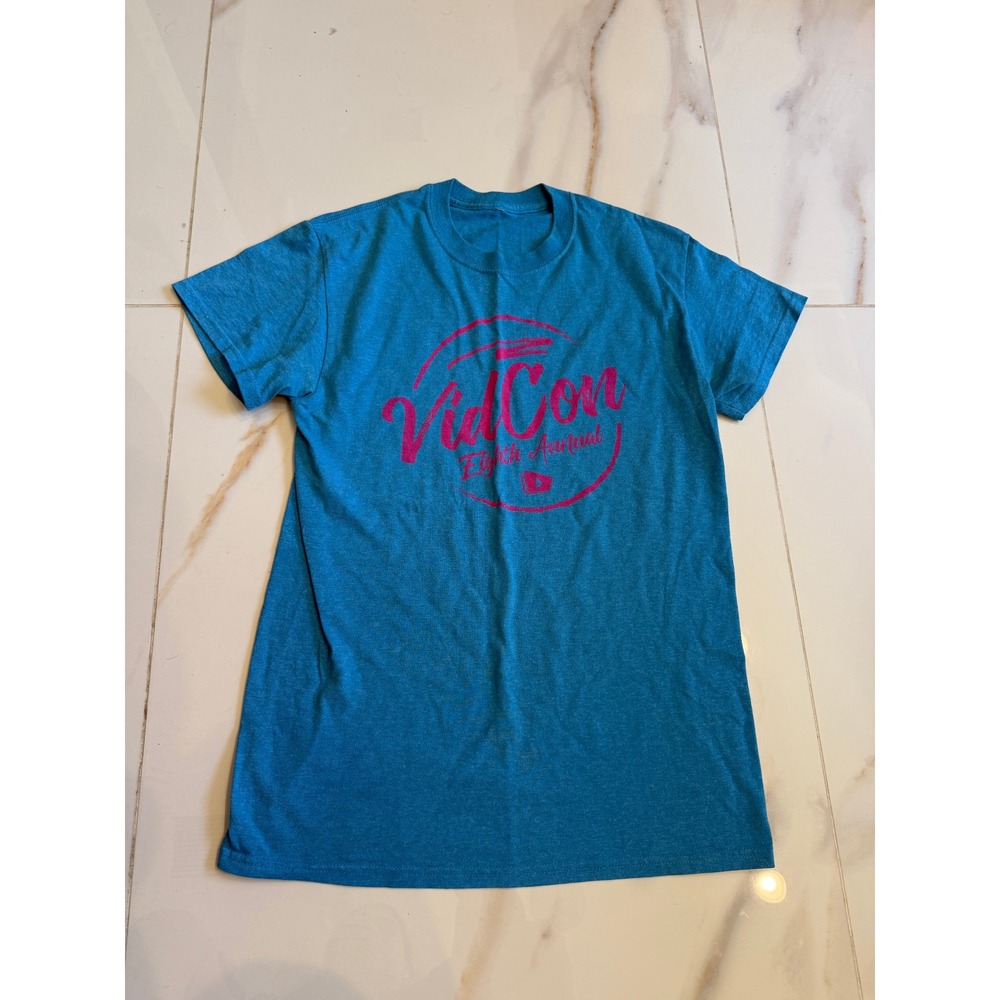 VidCon Eighth Annual Graphic T-Shirt Teal Blue Pink‎ Postcraft Mens Womens Small